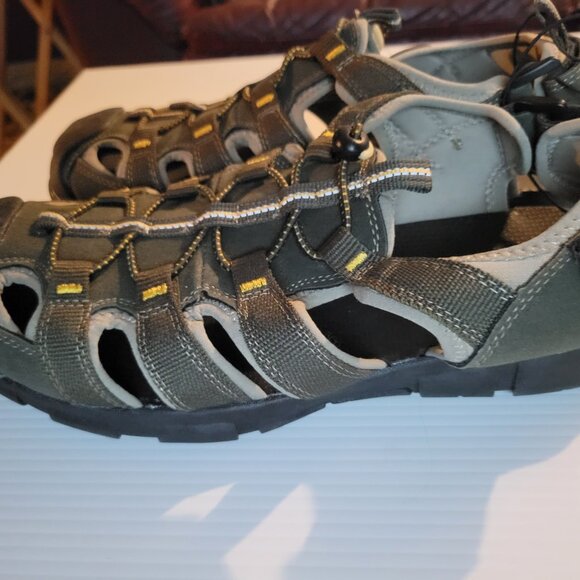 Sandals - Picture 4 of 6